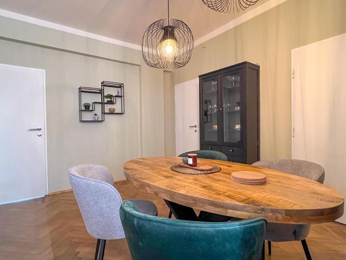 96M2 Of Comfort And Style: 4Bd Apartment In Old Town Μπρατισλάβα Εξωτερικό φωτογραφία